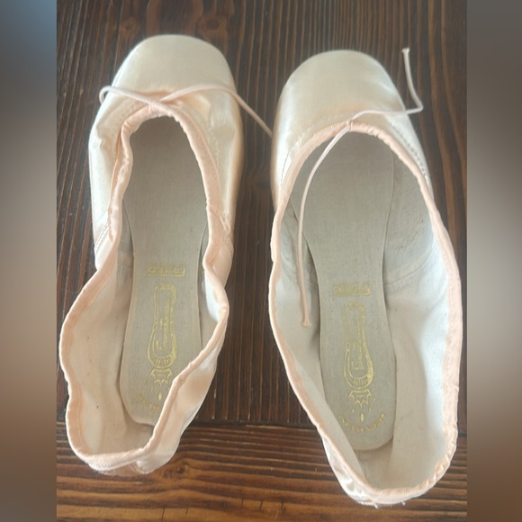 Freed Classic Pro Pointe shoe. 6.5 3X G-maker DV - Picture 2 of 4